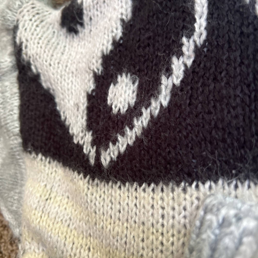 Urban Outfitters Black and Gray Patterned Sweater - Picture 9 of 15